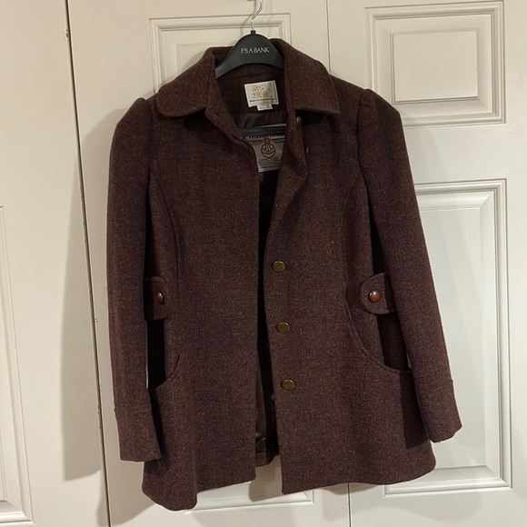 Designed by Sara and Amiee Berman, made in England, hand woven Harris tweed coat - Picture 1 of 7